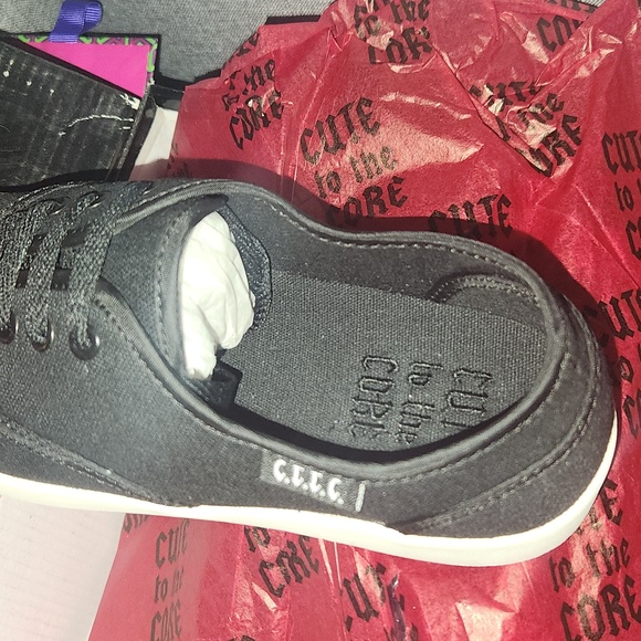 Cute to the core - Picture 4 of 5